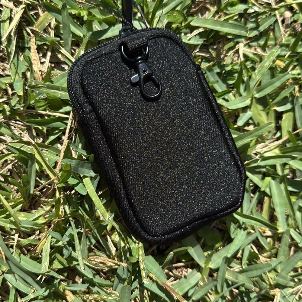 Black and White MINI Accessory Pouch - EARPOD - Neoprene Case Brand New Zip Case - Picture 2 of 3